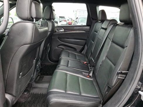 Used 2018 Jeep Grand Cherokee Overland AWD/4WD image 13