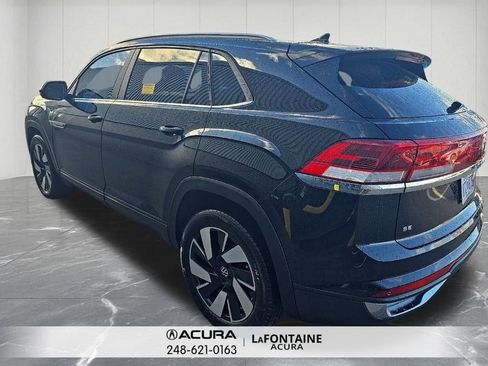 Used 2024 Volkswagen Atlas Cross Sport SE w/ Panoramic Sunroof Package image 7