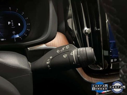 Used 2023 Volvo XC60 B5 Plus image 42