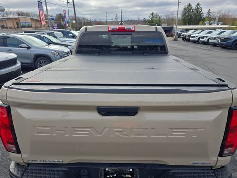 Used 2023 Chevrolet Colorado ZR2 w/ ZR2 Convenience Package III AWD/4WD image 5
