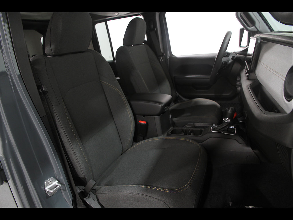 Used 2025 Jeep Wrangler Unlimited Sport AWD/4WD image 18