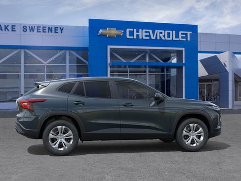 New 2026 Chevrolet Trax LS w/ Driver Confidence Package FWD image 5