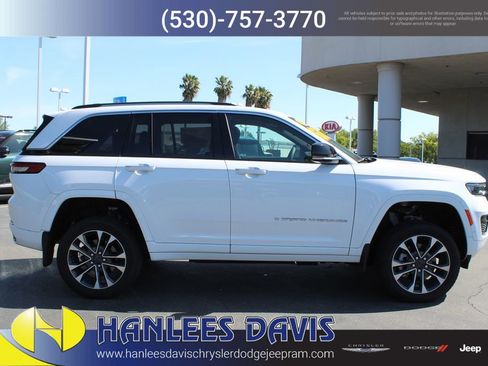 New 2023 Jeep Grand Cherokee Overland w/ MOPAR Finishing Package AWD/4WD image 6