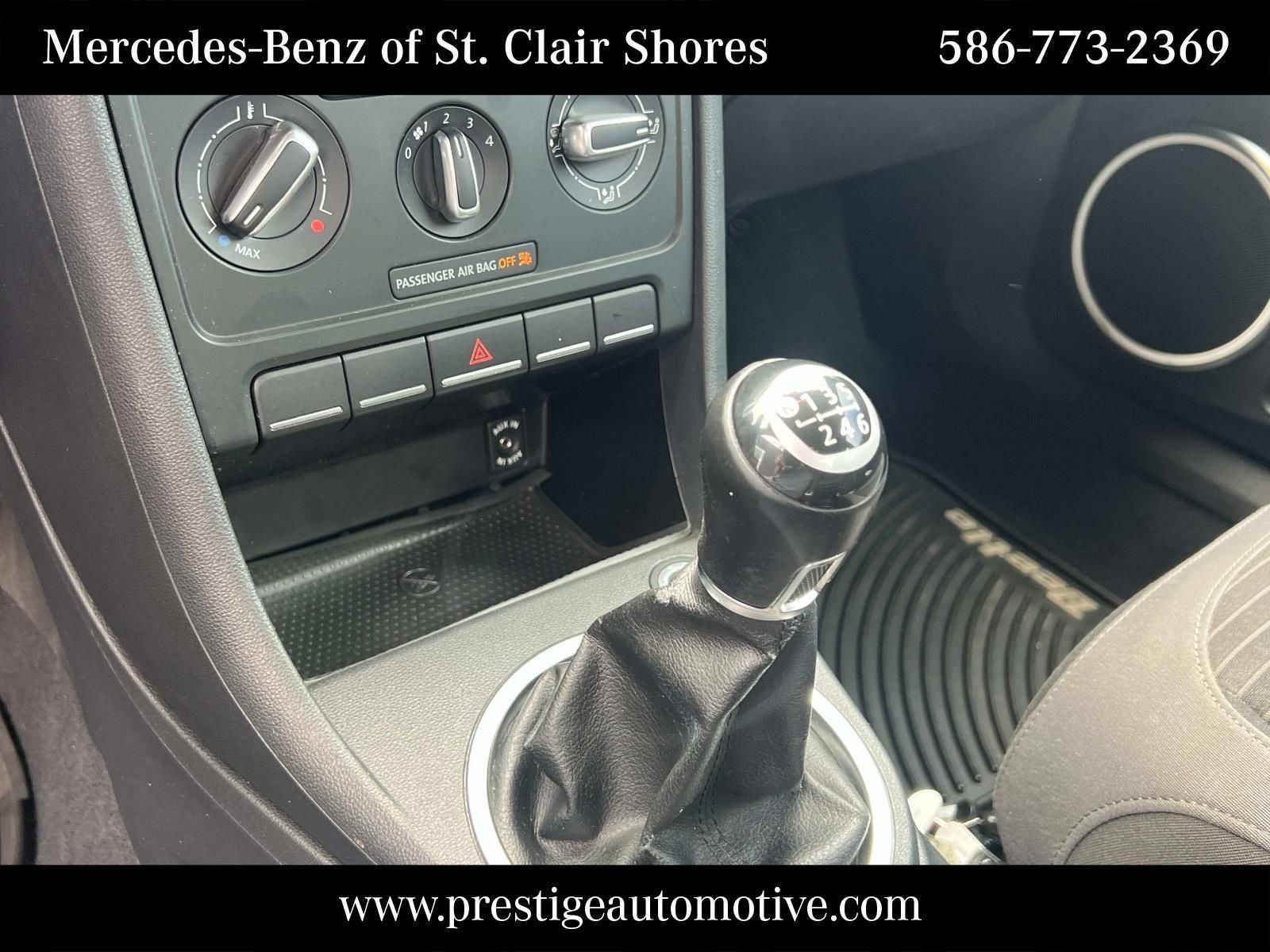 Used 2013 Volkswagen Beetle 2.0T FWD image 26