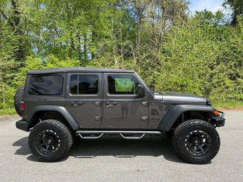Used 2025 Jeep Wrangler Unlimited Sport image 6