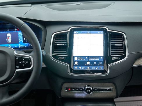 Certified 2023 Volvo XC90 B6 Ultimate w/ Protection Package Premier AWD/4WD image 30