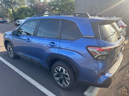 Used 2026 Subaru Forester Premium AWD/4WD image 2