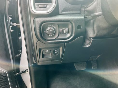 Used 2020 RAM 1500 Laramie image 10