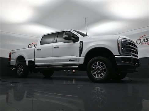 Used 2024 Ford F250 Lariat image 28