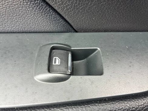 Used 2017 Ford Explorer XLT AWD/4WD image 19