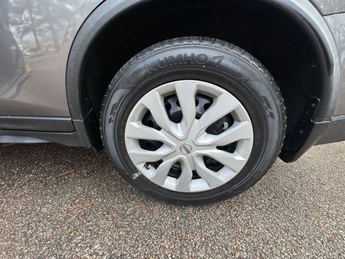 Used 2017 Nissan Rogue S image 25