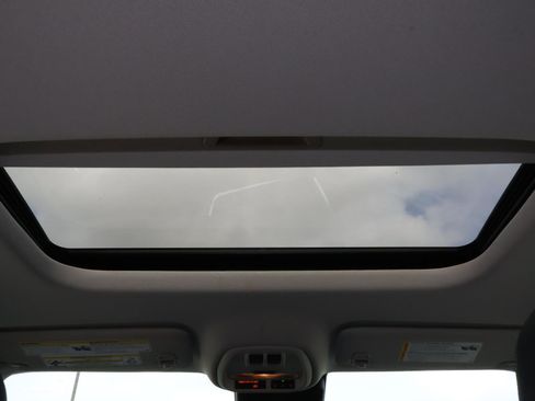 Used 2025 Chevrolet Trax ACTIV w/ Sunroof Package image 11