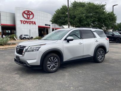 Used 2025 Nissan Pathfinder SV