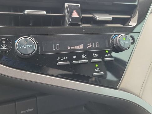 Used 2024 Toyota Camry SE w/ Convenience Package FWD image 15
