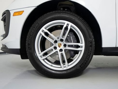 New 2026 Porsche Macan AWD/4WD image 14