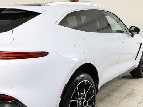 Used 2021 Aston Martin DBX image 41