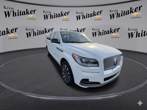 Used 2024 Lincoln Navigator L Reserve AWD/4WD image 2
