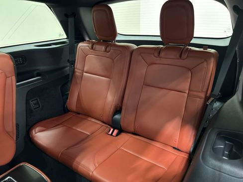 Used 2025 Lincoln Aviator Reserve w/ Equipment Group 201A image 32