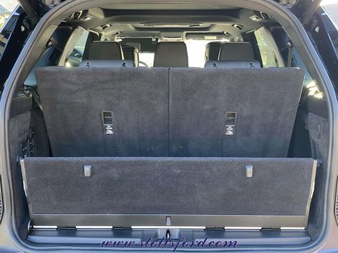 Used 2022 Land Rover Discovery HSE R-Dynamic image 8