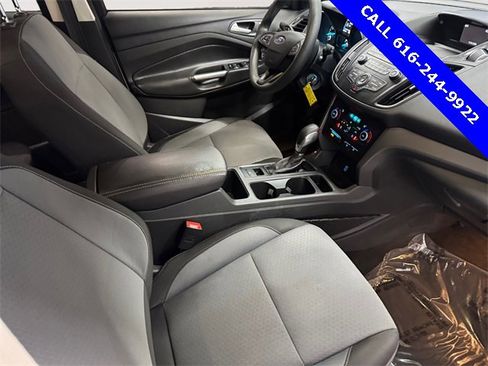 Used 2018 Ford Escape SE image 11