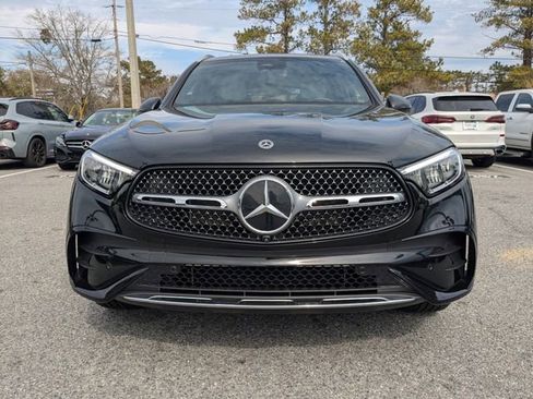 Used 2025 Mercedes-Benz GLC 300 4MATIC image 9