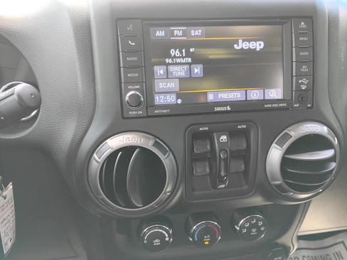 Used 2018 Jeep Wrangler Unlimited Sport AWD/4WD image 17