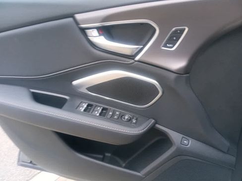 Used 2025 Acura RDX SH-AWD image 15