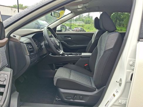Certified 2023 Nissan Rogue SV AWD/4WD image 11