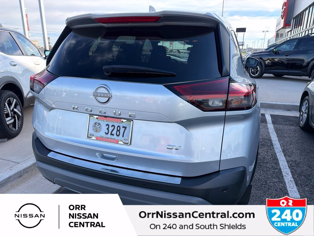 Used 2022 Nissan Rogue SV FWD image 6