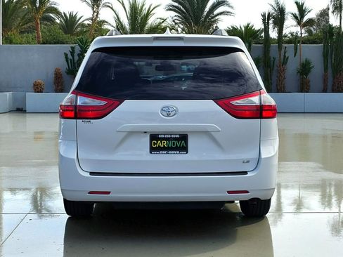 Used 2019 Toyota Sienna LE image 7