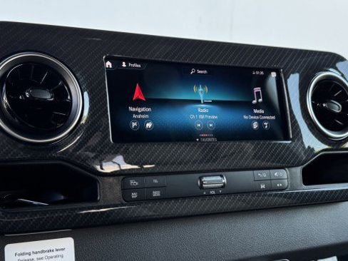 Used 2021 Mercedes-Benz Sprinter 3500 image 26