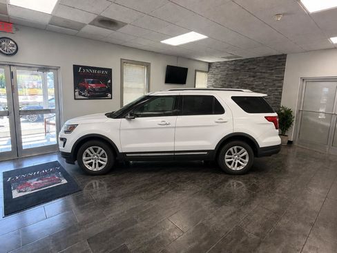Used 2018 Ford Explorer XLT w/ Equipment Group 202A AWD/4WD image 5