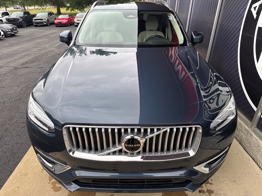 Used 2023 Volvo XC90 B6 Plus AWD/4WD image 9