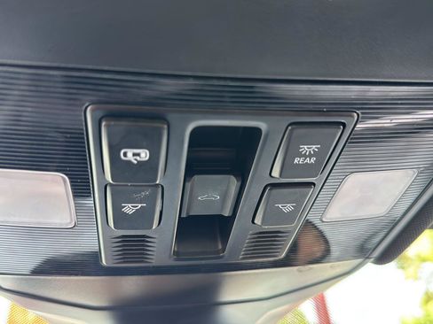 Used 2025 Volkswagen Jetta GLI Autobahn FWD image 24