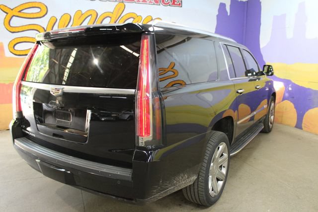 Used 2017 Cadillac Escalade ESV Premium Luxury AWD/4WD image 8