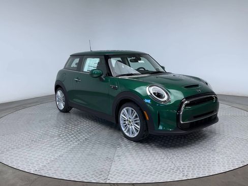 Certified 2024 MINI Cooper SE image 2