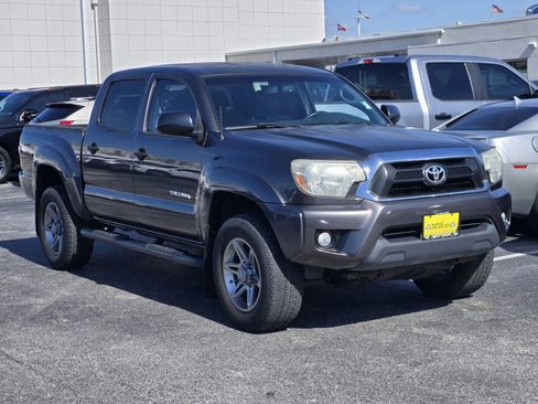 Used 2013 Toyota Tacoma 4x4 Double Cab w/ SR5 Pkg image 3