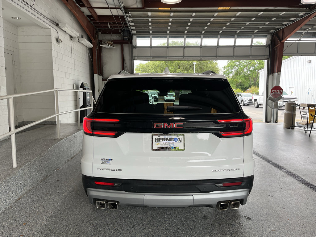 Used 2026 GMC Acadia Elevation w/ Elevation Premium Package FWD image 7