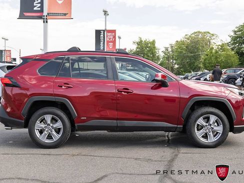 Used 2022 Toyota RAV4 XLE w/ Convenience Package AWD/4WD image 19