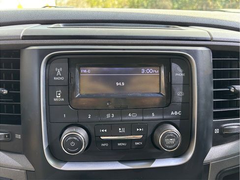 Used 2020 RAM 1500 Tradesman w/ Chrome Appearance Group image 21