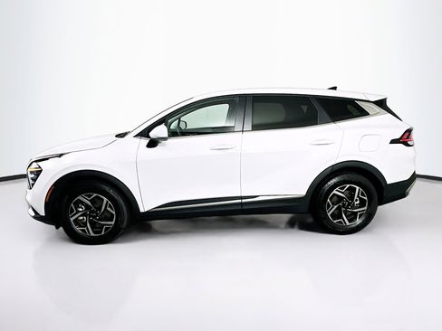 Used 2025 Kia Sportage LX FWD image 4
