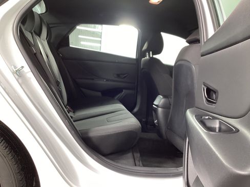 Certified 2025 Hyundai Elantra Sport image 24