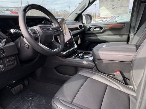 New 2026 GMC Yukon Denali image 14