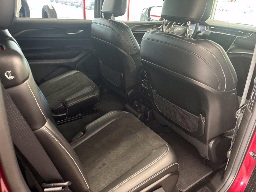 Certified 2025 Jeep Grand Cherokee L Laredo AWD/4WD image 27