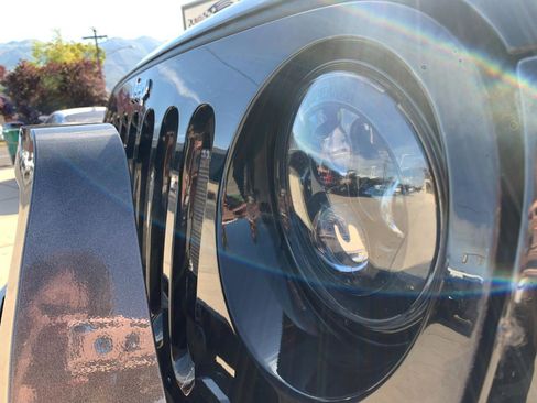 Used 2010 Jeep Wrangler Unlimited Rubicon w/ Dual Top Group image 33