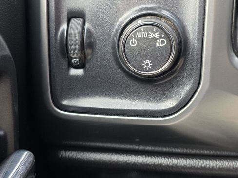 Used 2015 Chevrolet Silverado 2500 LT AWD/4WD image 11