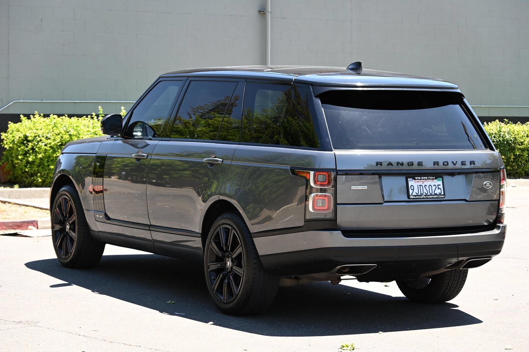 Used 2018 Land Rover Range Rover Long Wheelbase Supercharged AWD/4WD image 5
