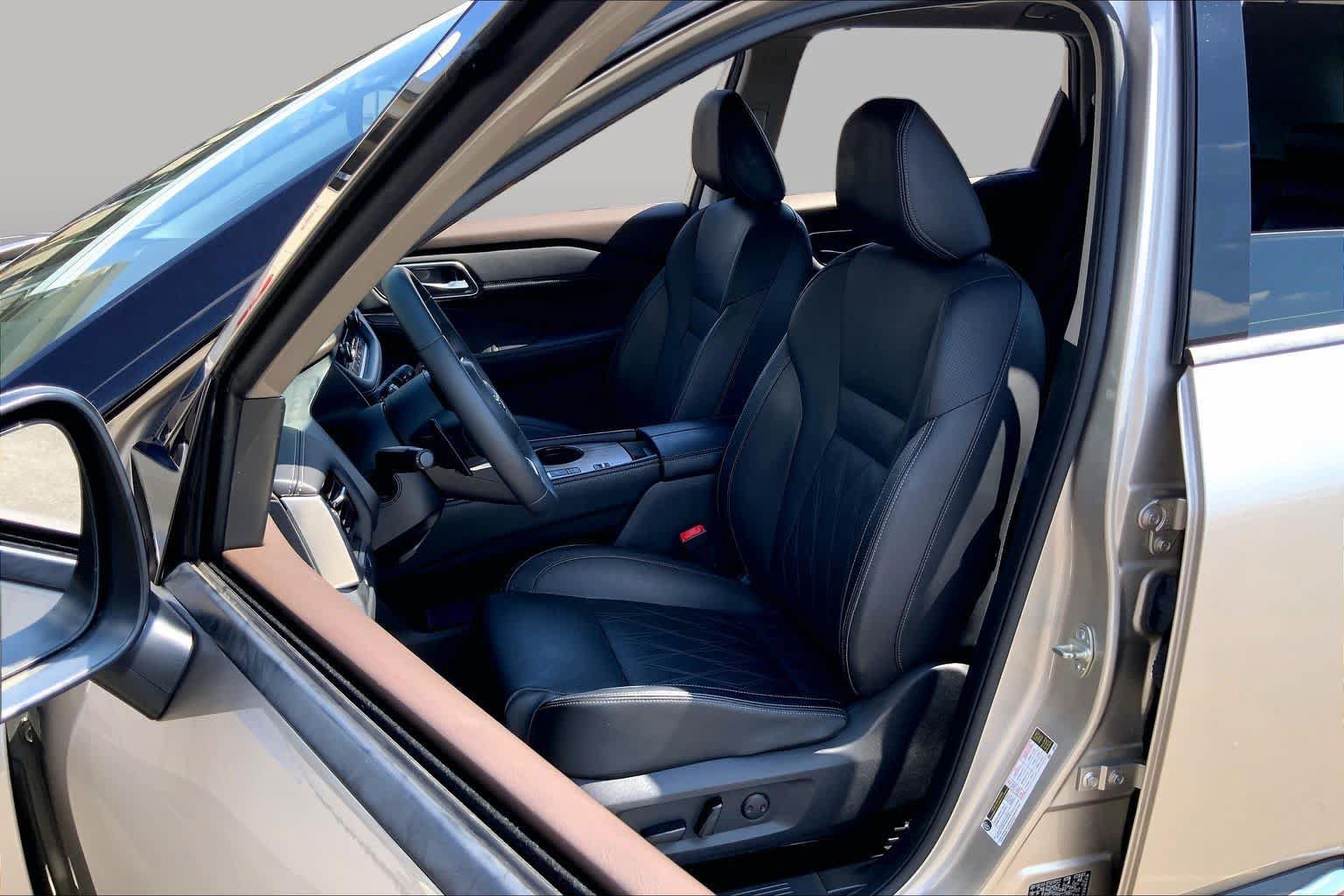 Used 2023 Nissan Rogue Platinum FWD image 8