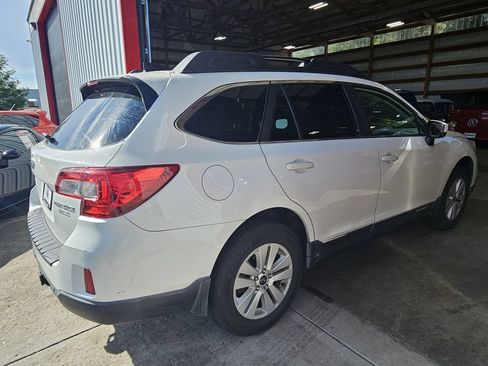Used 2017 Subaru Outback 2.5i Premium AWD/4WD image 8