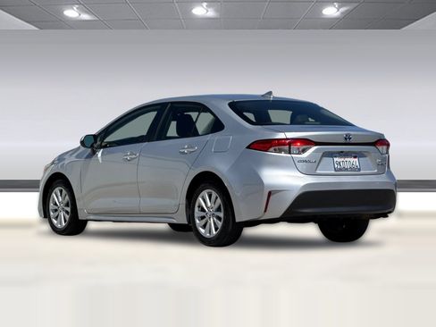 Used 2024 Toyota Corolla LE w/ LE Convenience Package FWD image 3
